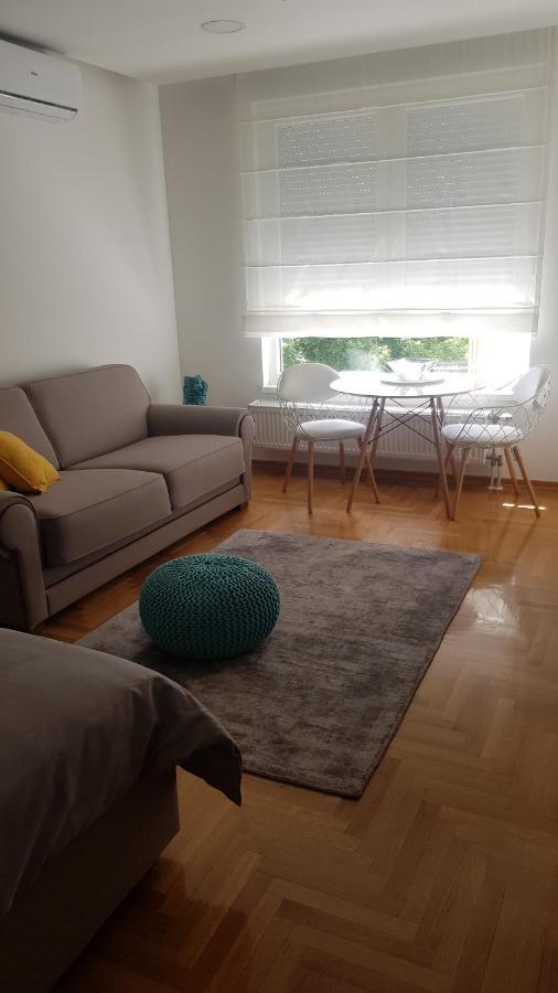 S & F Zagreb Apartman ภายนอก รูปภาพ